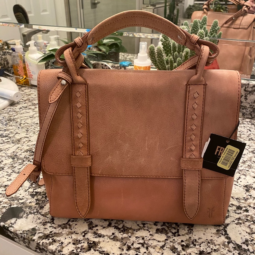 👋🏼 SOLD👋🏼 Frye Reed Flap Leather Satchel 💓